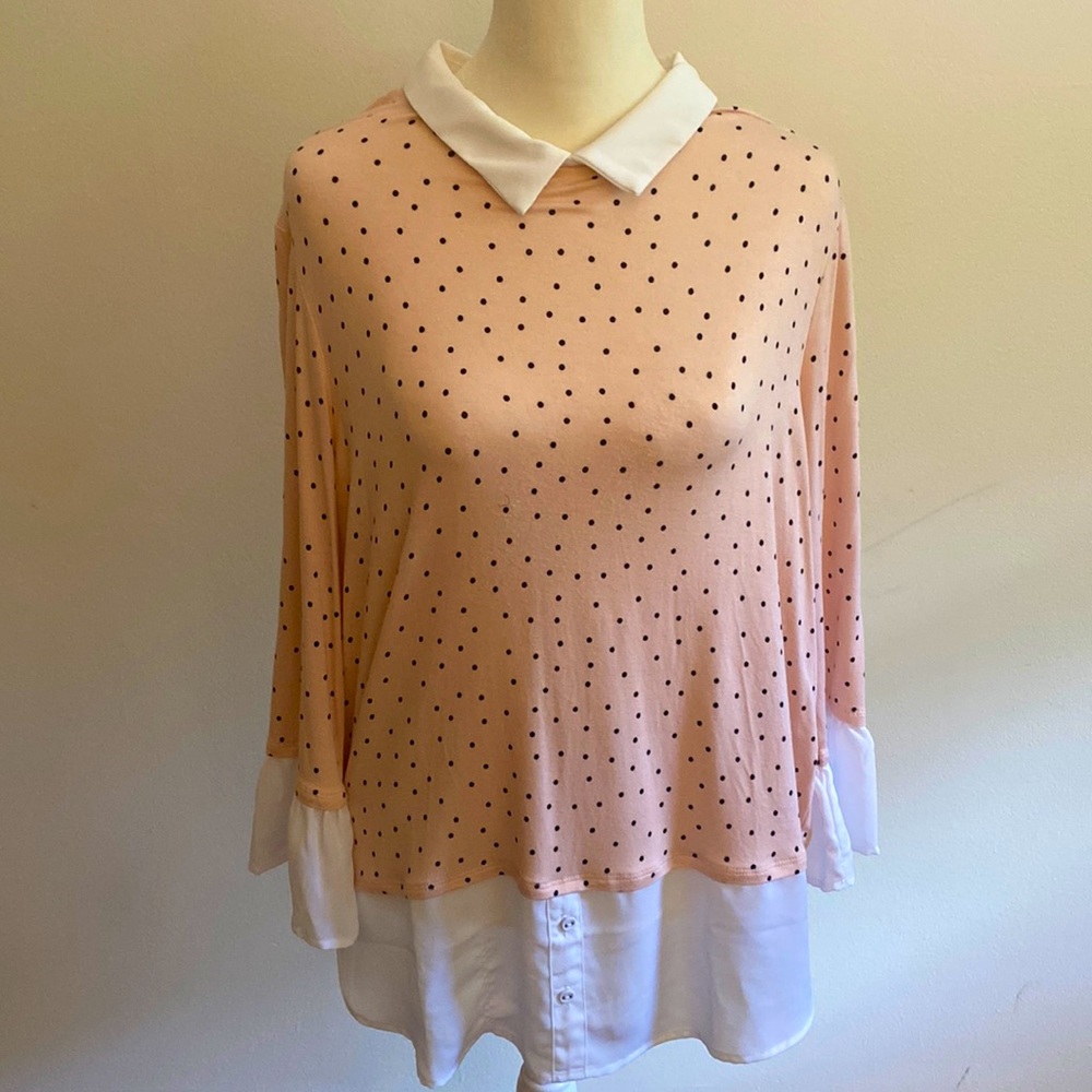 Size: Large Elle Light Pink Polka Dot Long Sleeve Collared Knit Blouse